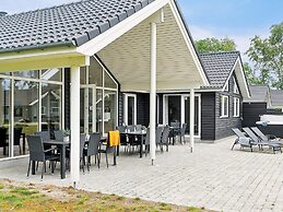5 Star Holiday Home in Vaeggerlose