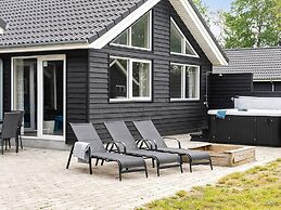 5 Star Holiday Home in Vaeggerlose