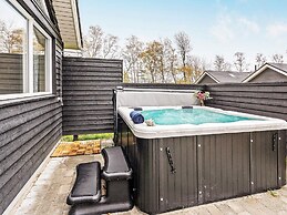 5 Star Holiday Home in Vaeggerlose