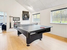 5 Star Holiday Home in Vaeggerlose
