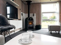 6 Person Holiday Home in Hals