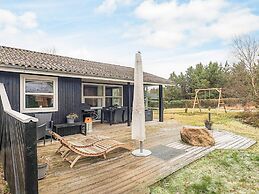 6 Person Holiday Home in Hals
