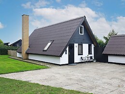 6 Person Holiday Home in Thyholm