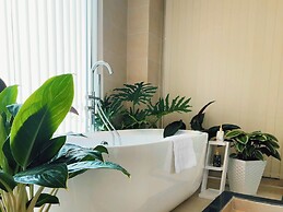 Maccal Hotel