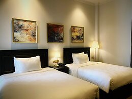 Maccal Hotel