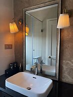 Maccal Hotel