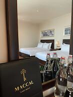 Maccal Hotel