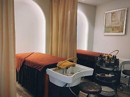 Maccal Hotel