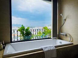 Maccal Hotel