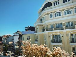 Maccal Hotel