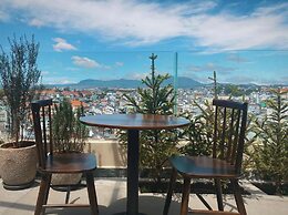 Maccal Hotel
