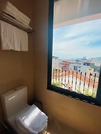 Maccal Hotel