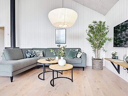 5 Star Holiday Home in Vaeggerlose