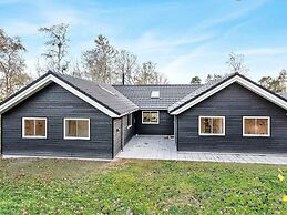 5 Star Holiday Home in Vaeggerlose