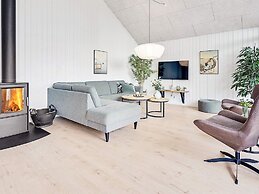 5 Star Holiday Home in Vaeggerlose