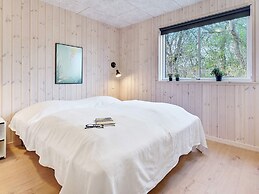 5 Star Holiday Home in Vaeggerlose