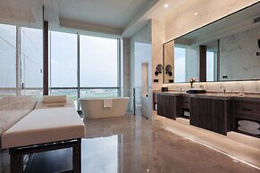 Crowne Plaza Phnom Penh by IHG