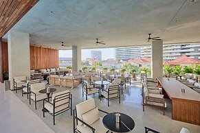 Crowne Plaza Phnom Penh by IHG