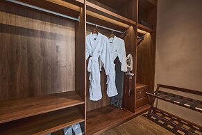 Crowne Plaza Phnom Penh by IHG