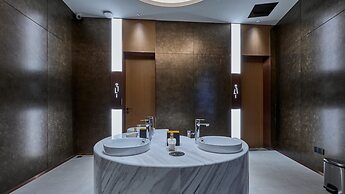 Crowne Plaza Phnom Penh by IHG