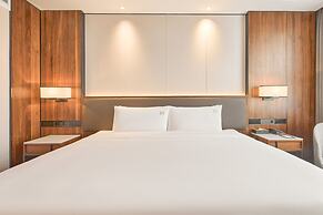 Crowne Plaza Phnom Penh by IHG