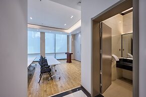 Crowne Plaza Phnom Penh by IHG