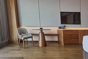 Crowne Plaza Phnom Penh by IHG