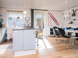 6 Person Holiday Home in Hemmet