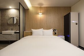 Wall Hotel Cheonan Cheongsu