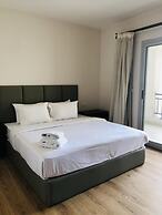 Vesta - Luxury Apt - 3BR - Cfc VII