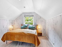 6 Person Holiday Home in Bindalseidet