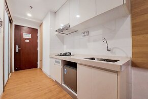 Wonderful Studio At Sky House Bsd Apartment