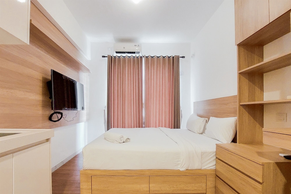 Wonderful Studio At Sky House Bsd Apartment