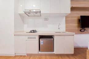 Wonderful Studio At Sky House Bsd Apartment
