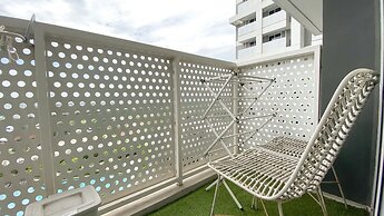 Modern Classic Studio At West Vista Apartment