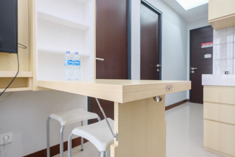 Comfort And Modern 2Br At Royal Heights Apartment