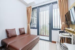 Comfort And Modern 2Br At Royal Heights Apartment