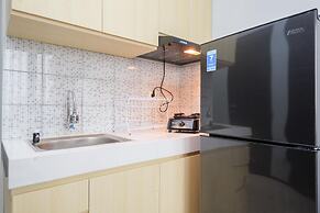 Comfort And Modern 2Br At Royal Heights Apartment