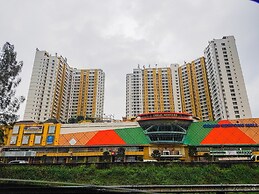 Modern Look And Comfy Studio Great Western Resort Apartment