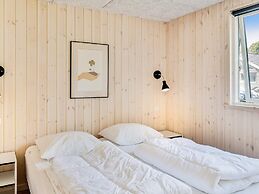 5 Star Holiday Home in Vaeggerlose