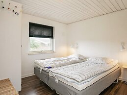 10 Person Holiday Home in Blavand