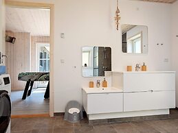 5 Star Holiday Home in Vaeggerlose