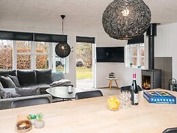 6 Person Holiday Home in Tarm