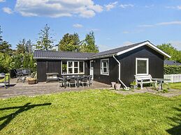 6 Person Holiday Home in Tarm