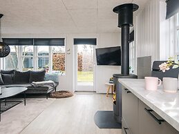 6 Person Holiday Home in Tarm