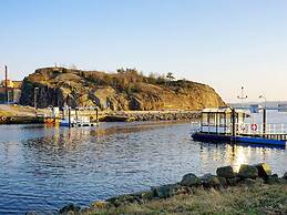 6 Person Holiday Home in Stromstad