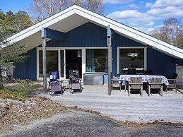 6 Person Holiday Home in Stromstad