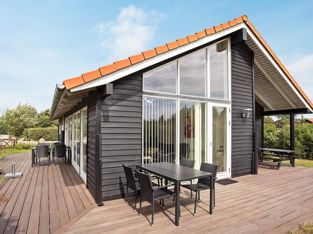 6 Person Holiday Home in Vaeggerlose