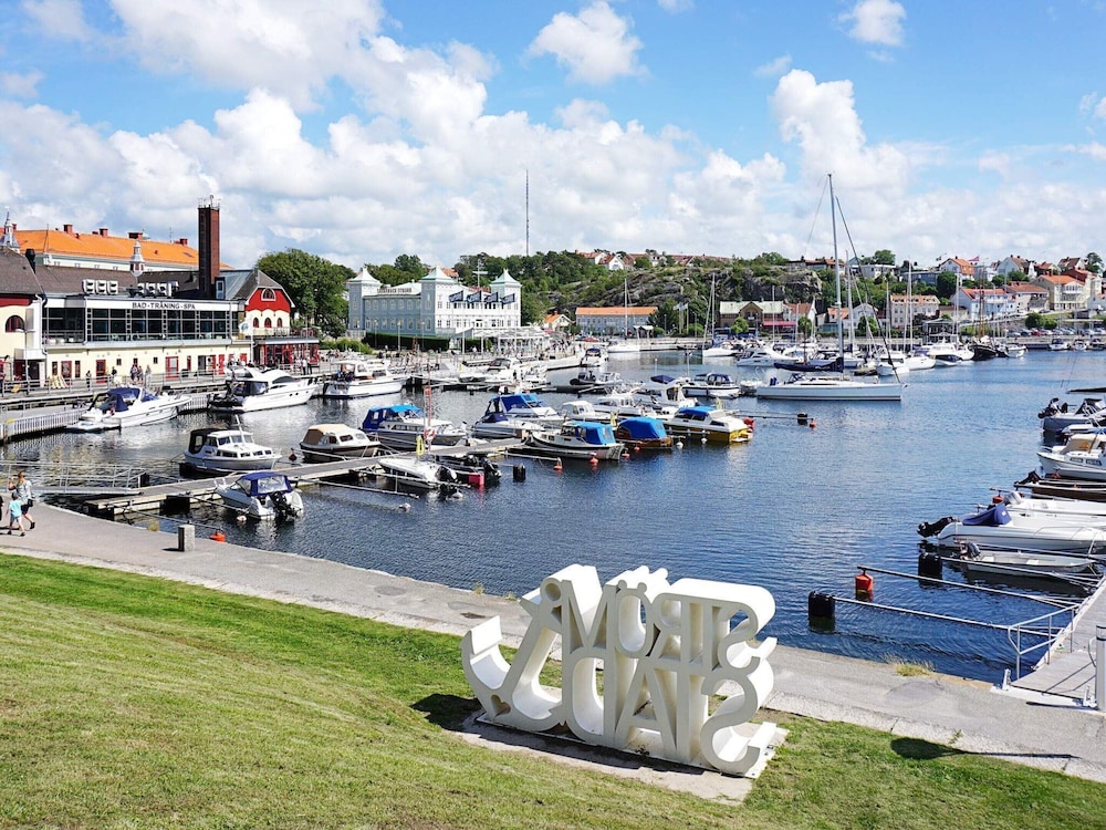 2 Person Holiday Home in Stromstad