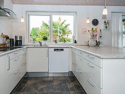 6 Person Holiday Home in Grenaa